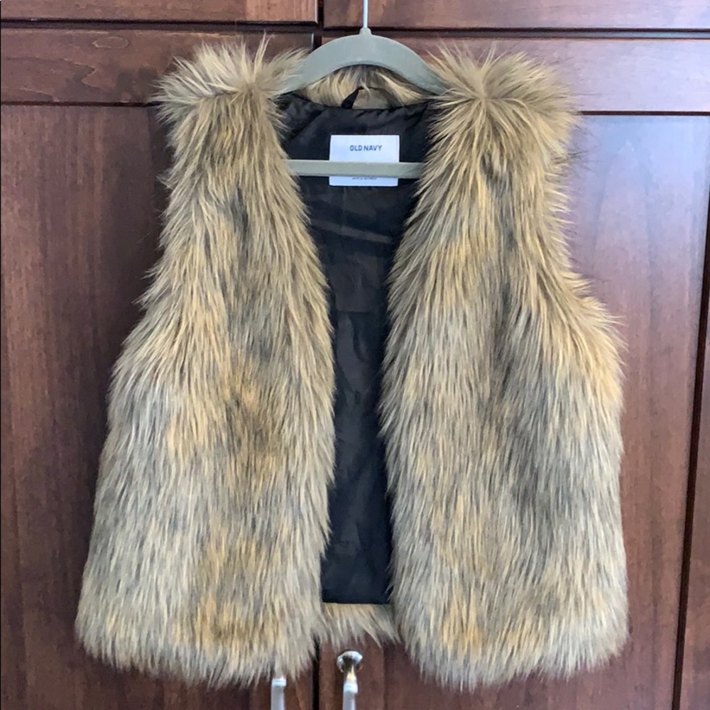 Old Navy Girls Medium Faux Fur Vest